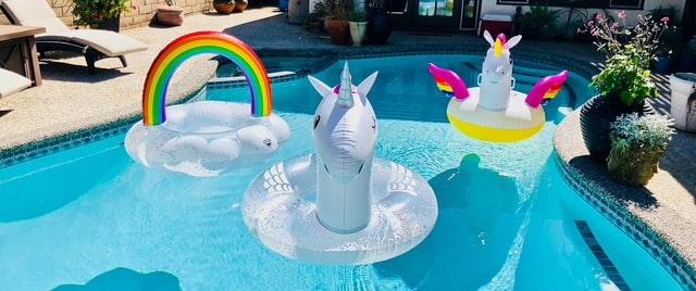 Organizzare una festa in piscina
