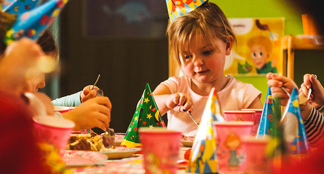 Come festeggiare un compleanno per bambini a casa senza fare danni