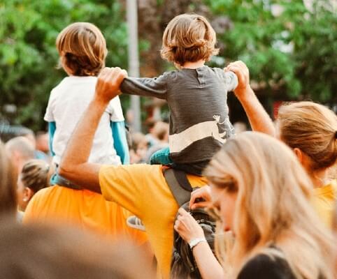 Festa per bambini con adulti