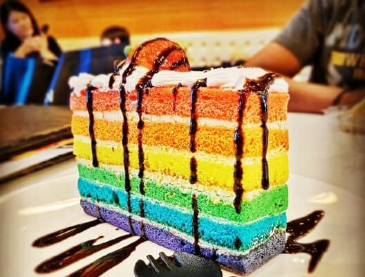 Torta arcobaleno: quelle che piacciono ai bambini